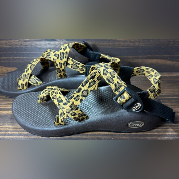 Chaco Z/2 Cloud Womens Size 8 Shoes Leopard Print Toe Strap Athletic Sandals - Picture 2 of 7